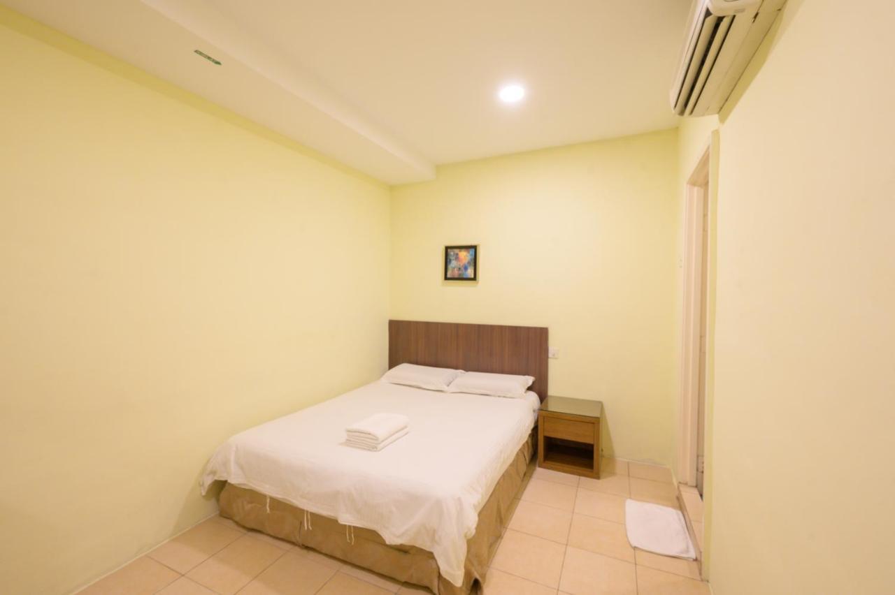 Uptown Hotel Каджанг Екстериор снимка