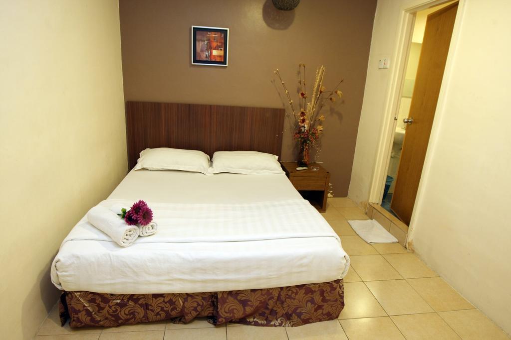 Uptown Hotel Каджанг Екстериор снимка