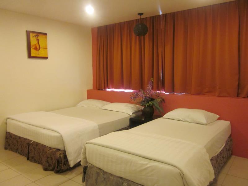 Uptown Hotel Каджанг Екстериор снимка