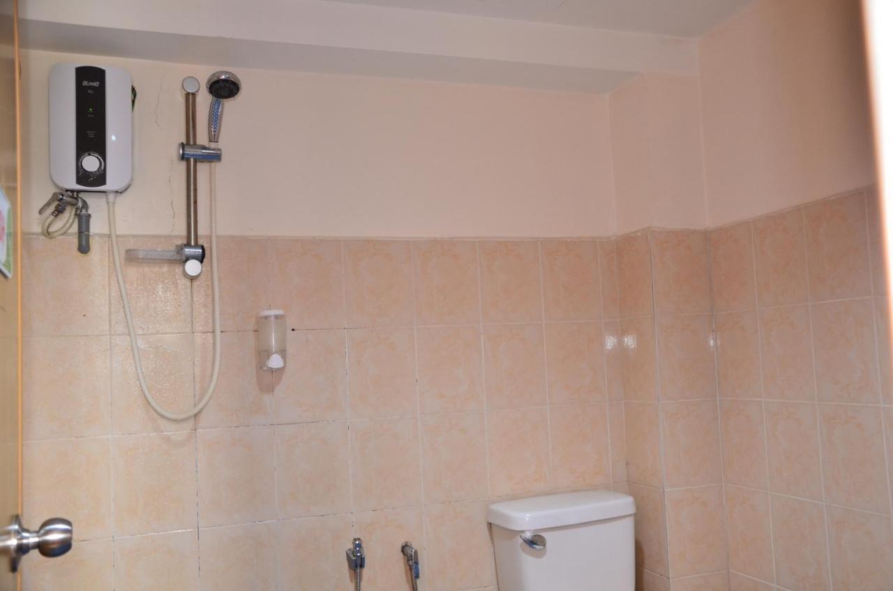 Uptown Hotel Каджанг Екстериор снимка